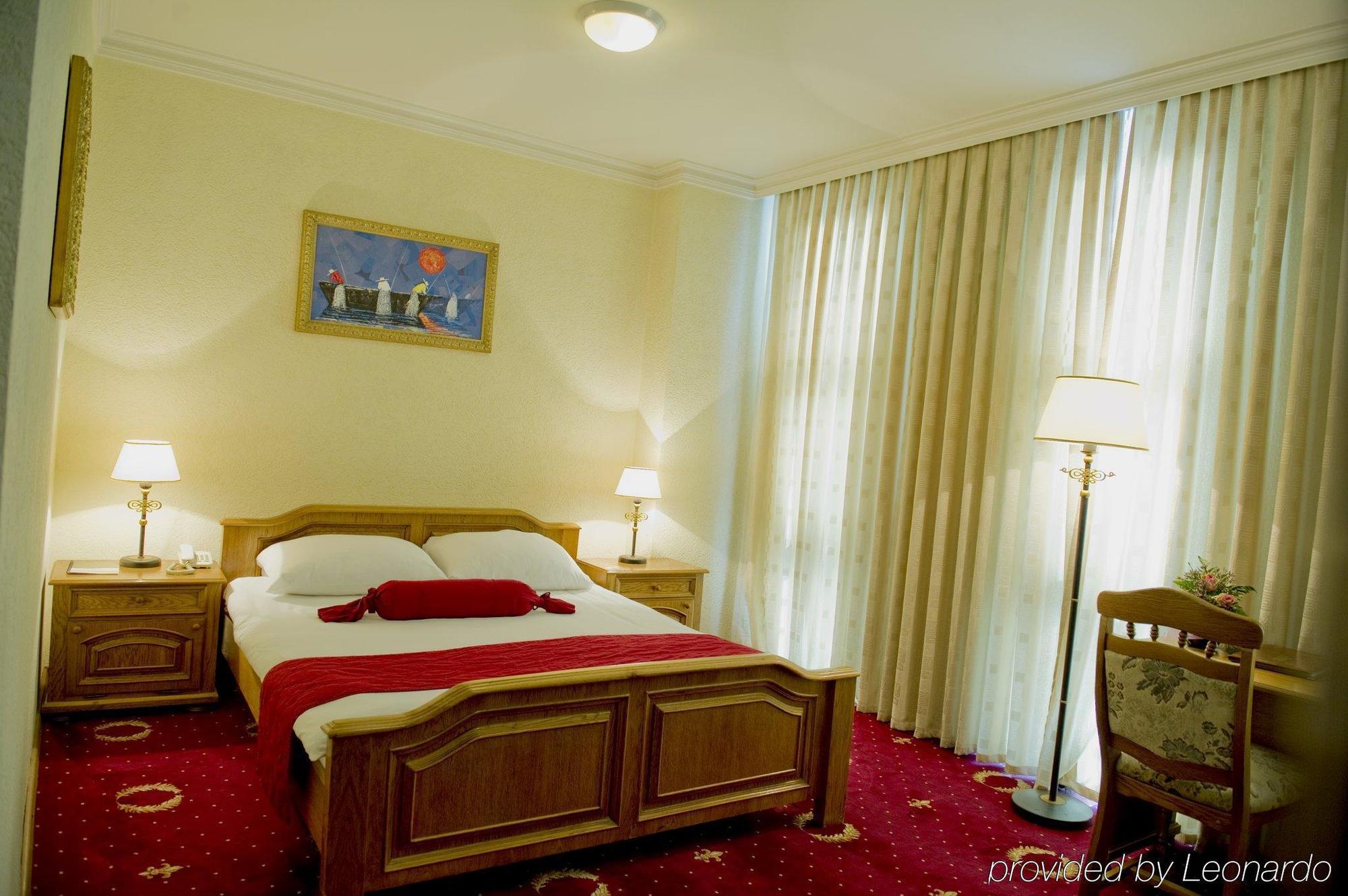 Hotel Victory Prisztina Zewnętrze zdjęcie